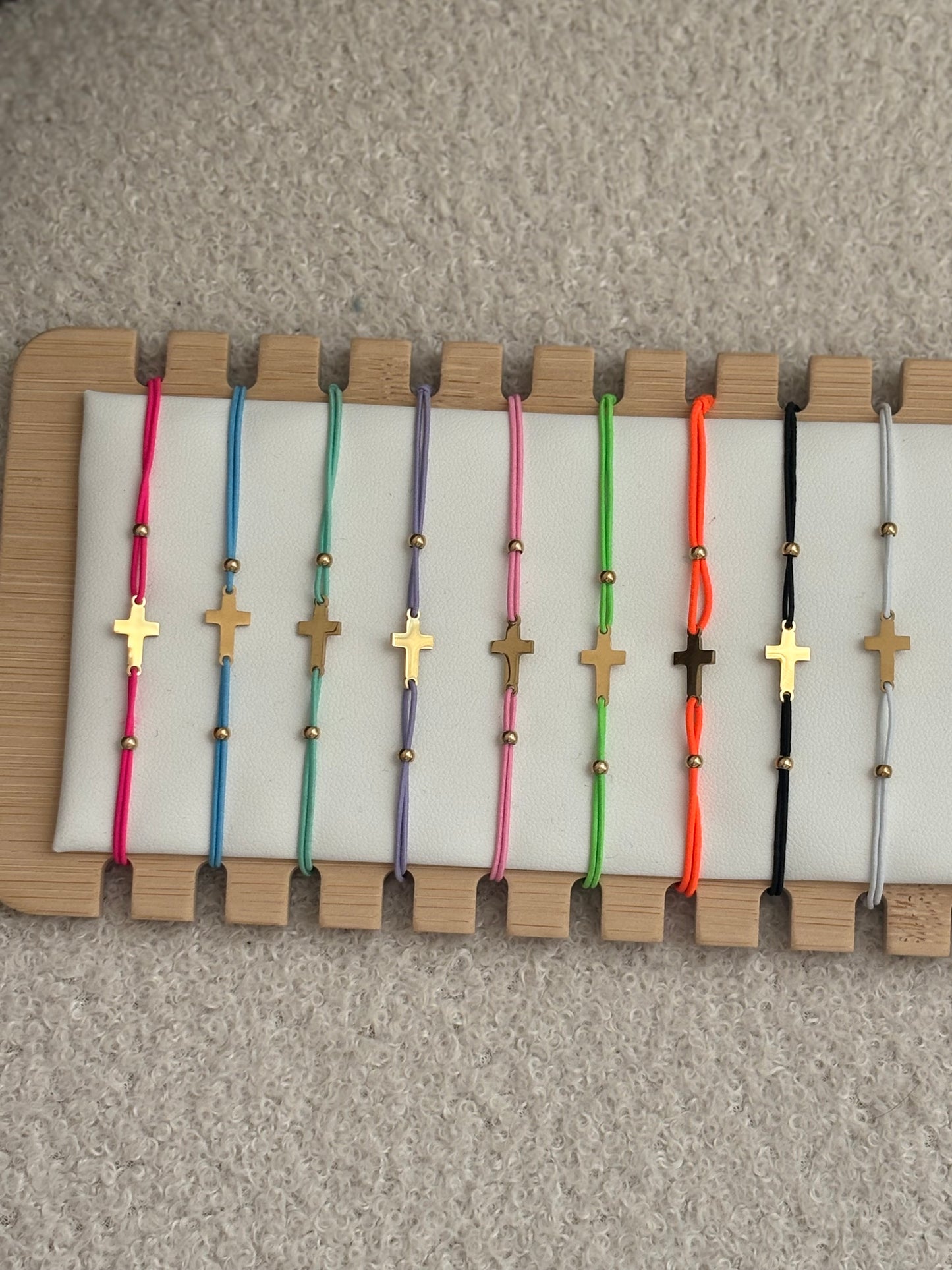 Bracelet cordon croix