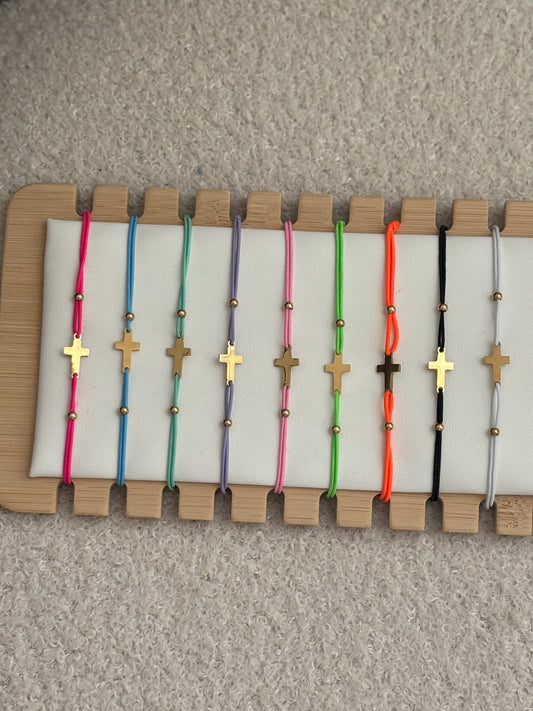 Bracelet cordon croix